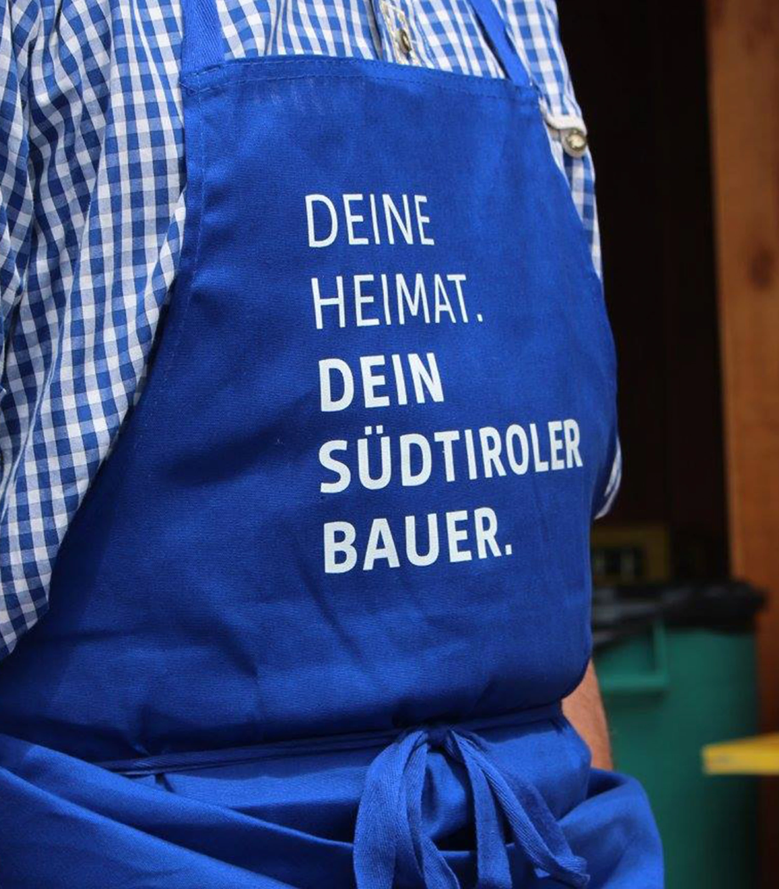 11-bauernbund-campaign-apron-w13.jpg