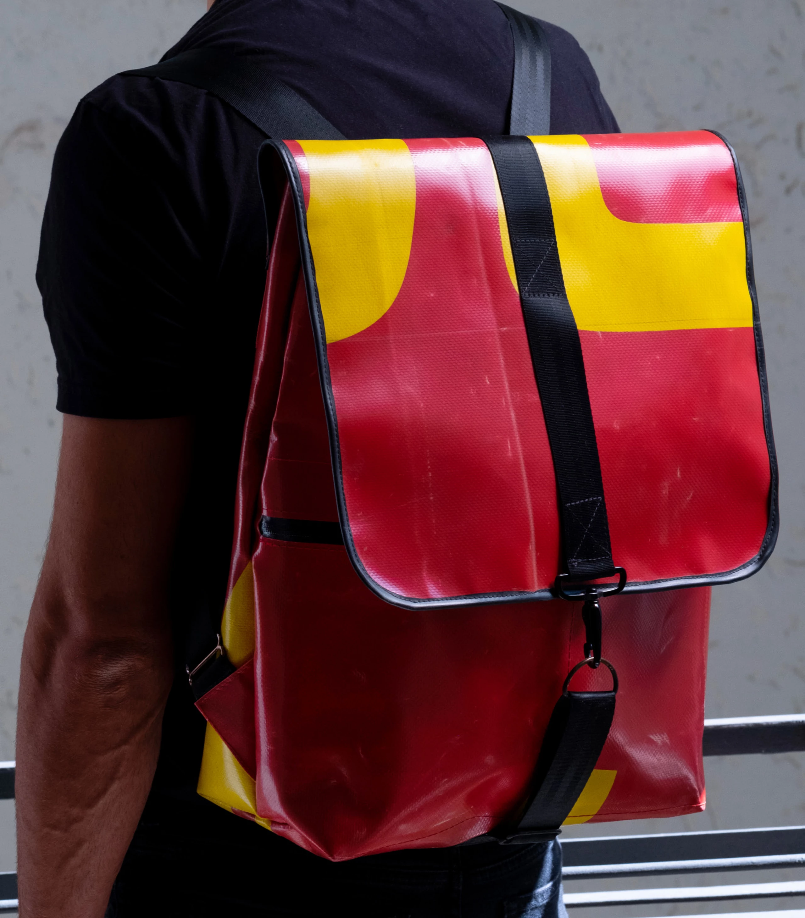 18-transport_logistica-rebranding-backpack-upcycling-w13.jpg